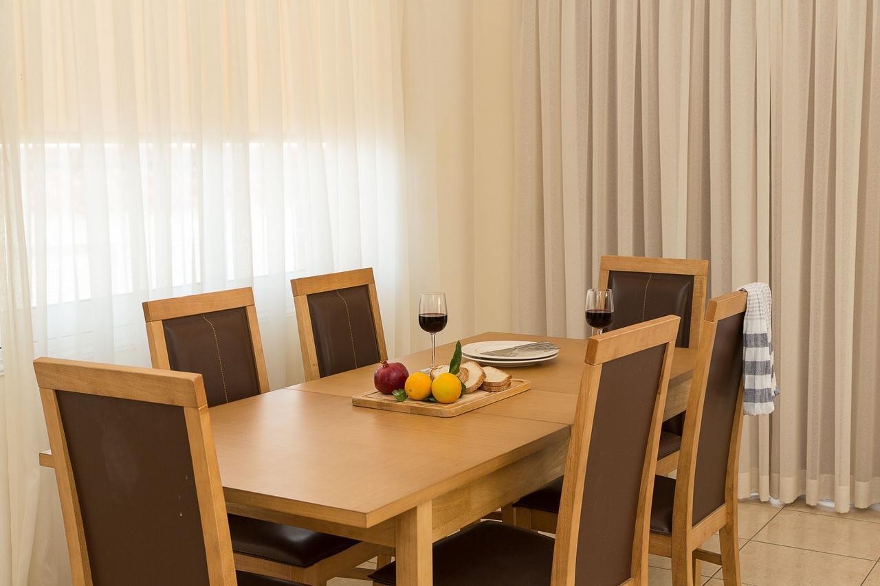 Coral Bay Sunbeam Villa Екстериор снимка